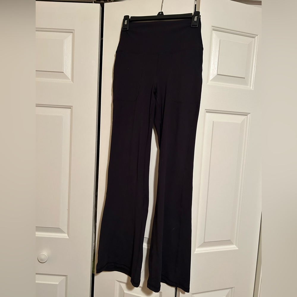 Bally Crossover Straight legged yoga pant, size medium. Black - Picture 6 of 6
